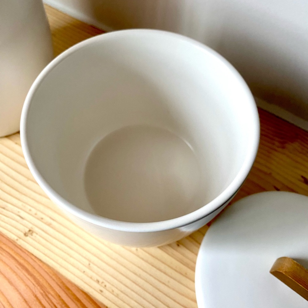 Set of 2 Small & Medium White Ceramic Canister Set with lids - Picture 4 of 6